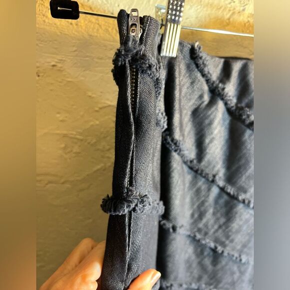 Denim skirt by WORTH w frayed diagonal detail, mini, excellent quality NWOT - Picture 6 of 7